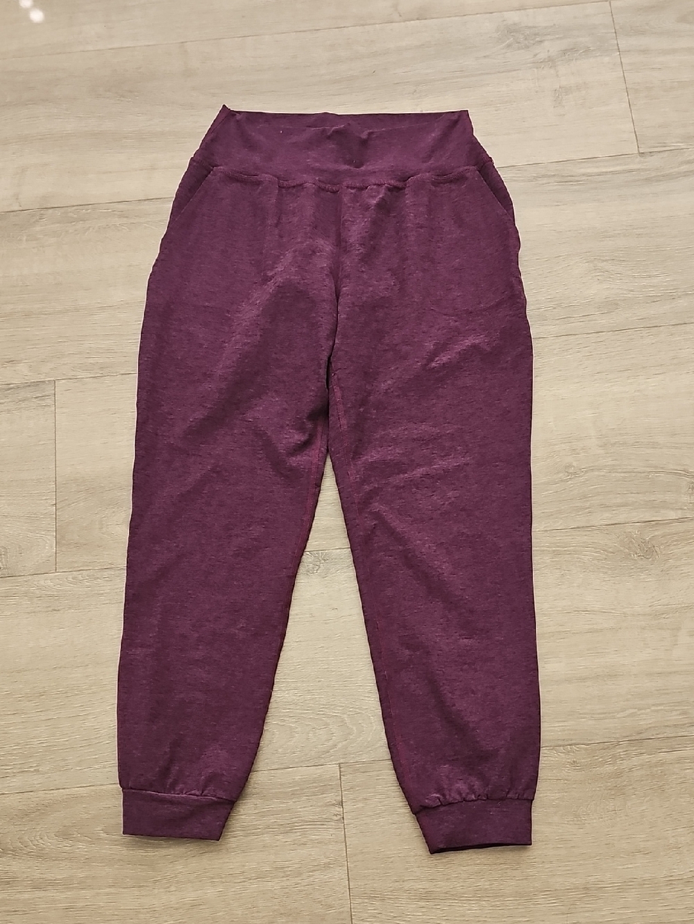 Beyond Yoga Heathered Plum Spacedyed Joggers Size Medium